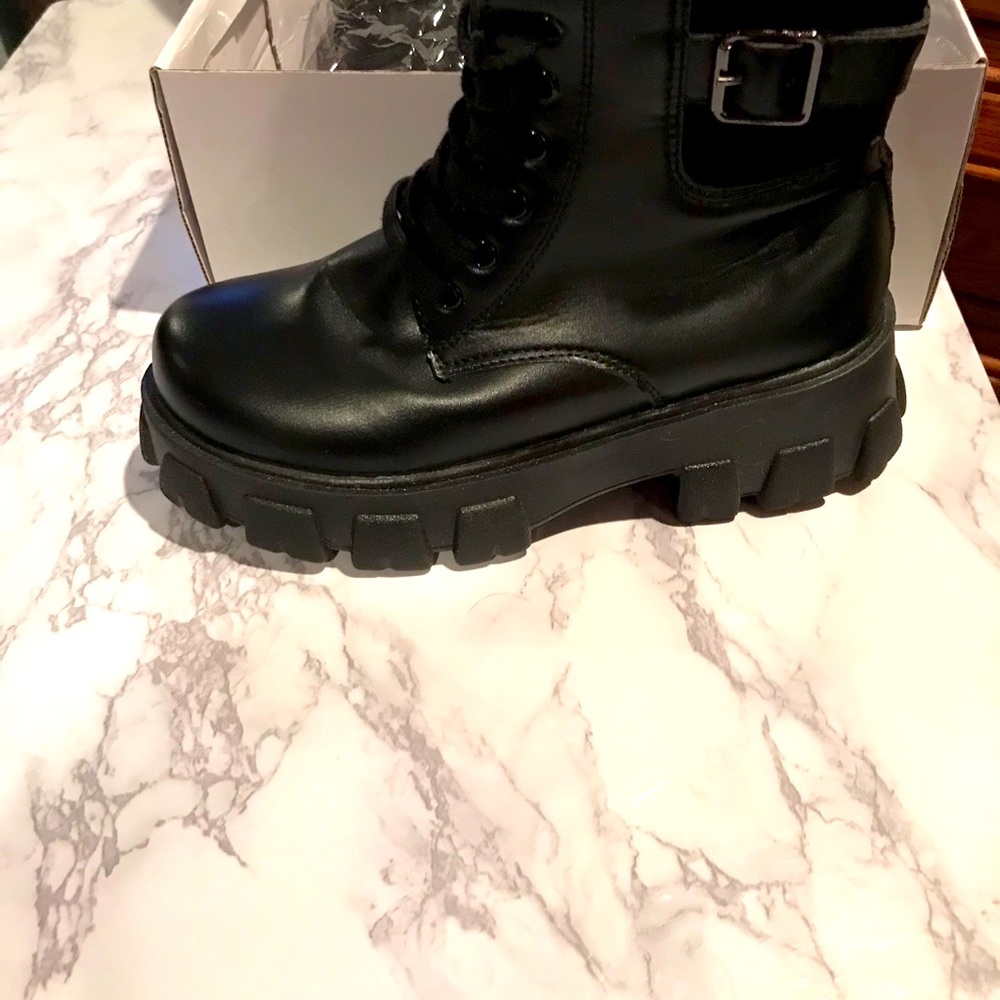 Chunky Boots Black Brand New size 6.5
